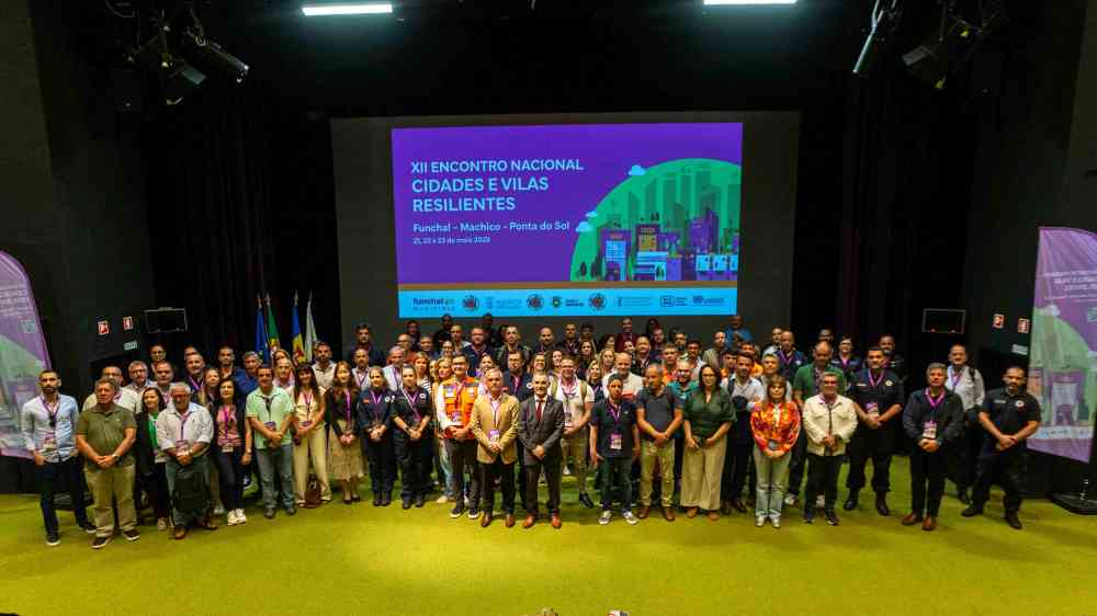 Group photo from the 12th PT National Meeting of Resilient cities and towns