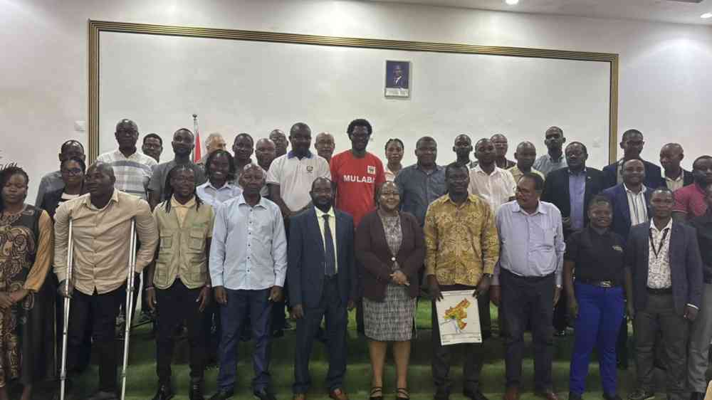 A group photo for a group of participants at an Making Cities Resilient workshop in Quelimane, Mozambique